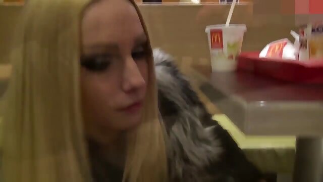 Porno - Frau mit verbundenen Augen kostenlose deutsche sexclips von hinten gefickt
